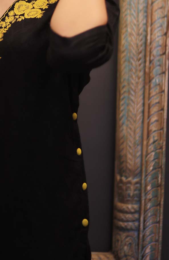 Embroidered Kurta Yellow Flowers Gawaksh Signature
