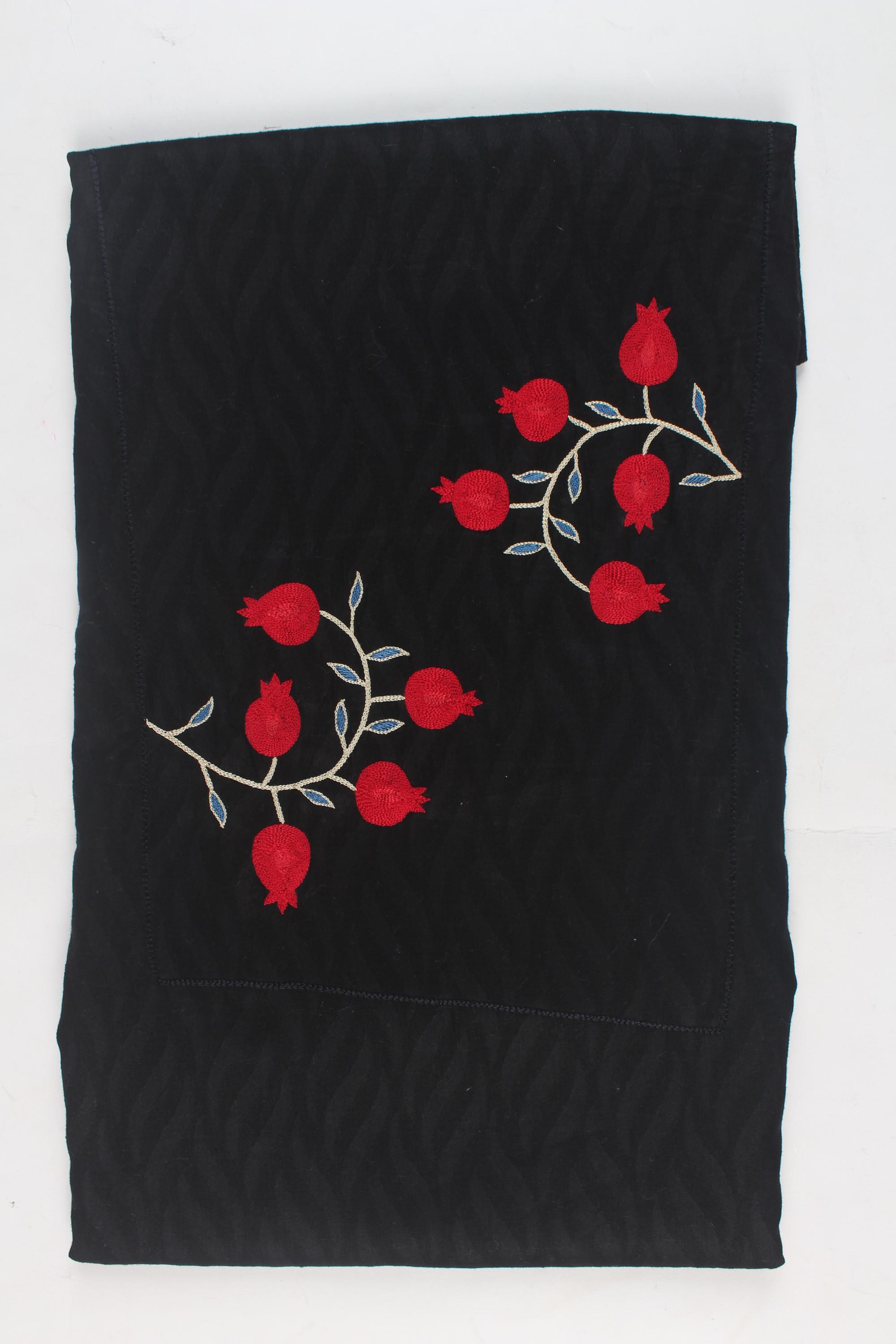 Embroidered fabric set of 2