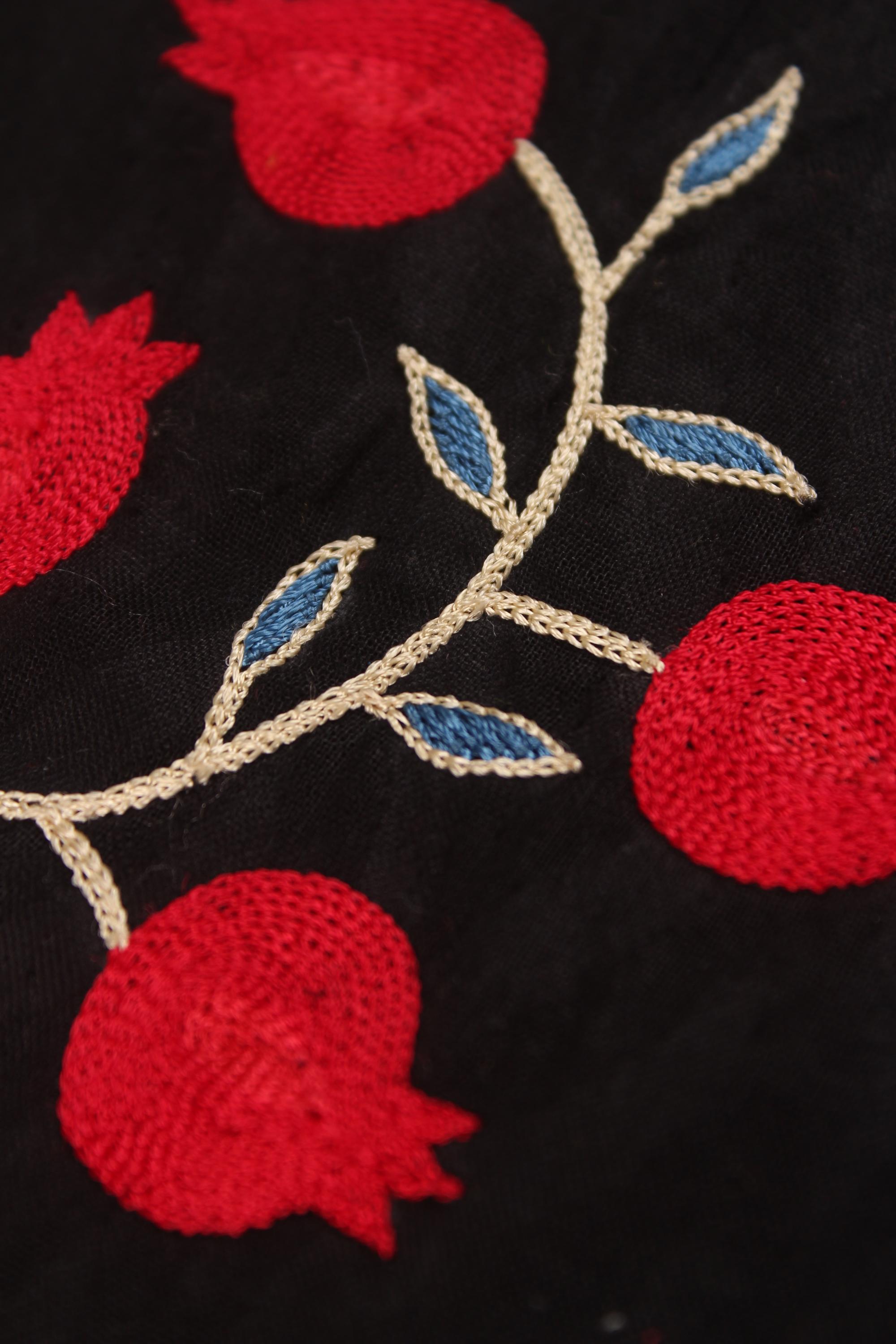 Embroidered fabric set of 2