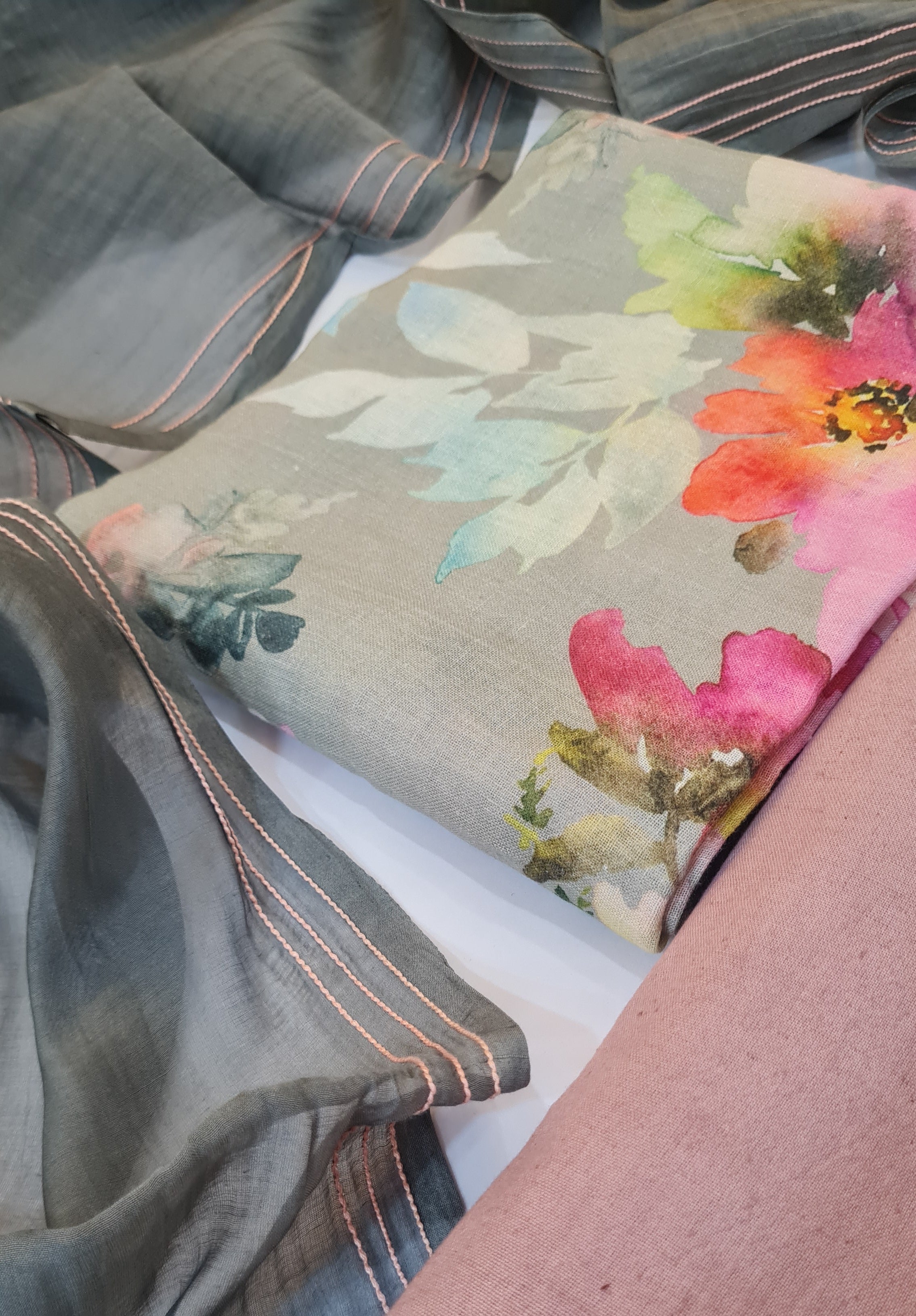 Printed Linen 3 Piece Unstitched Set - Elegant Ethnic Design