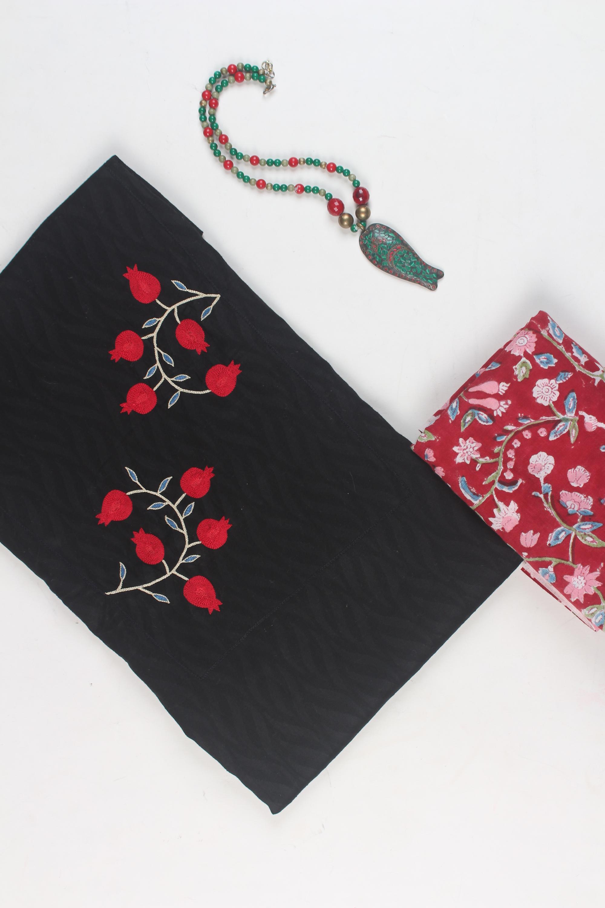 Embroidered fabric set of 2