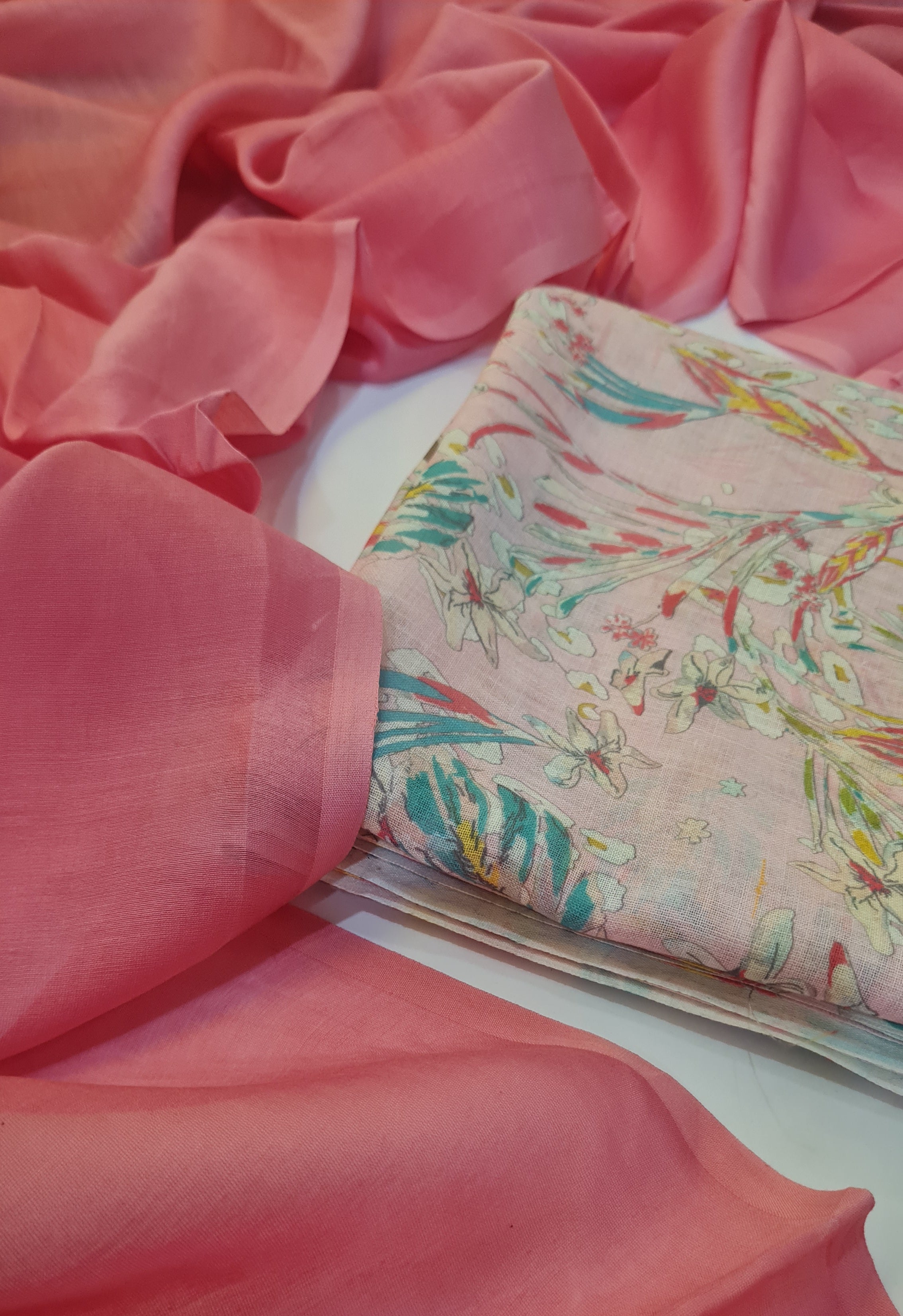 Printed Linen 3 Piece Unstitched Set - Elegant Ethnic Design